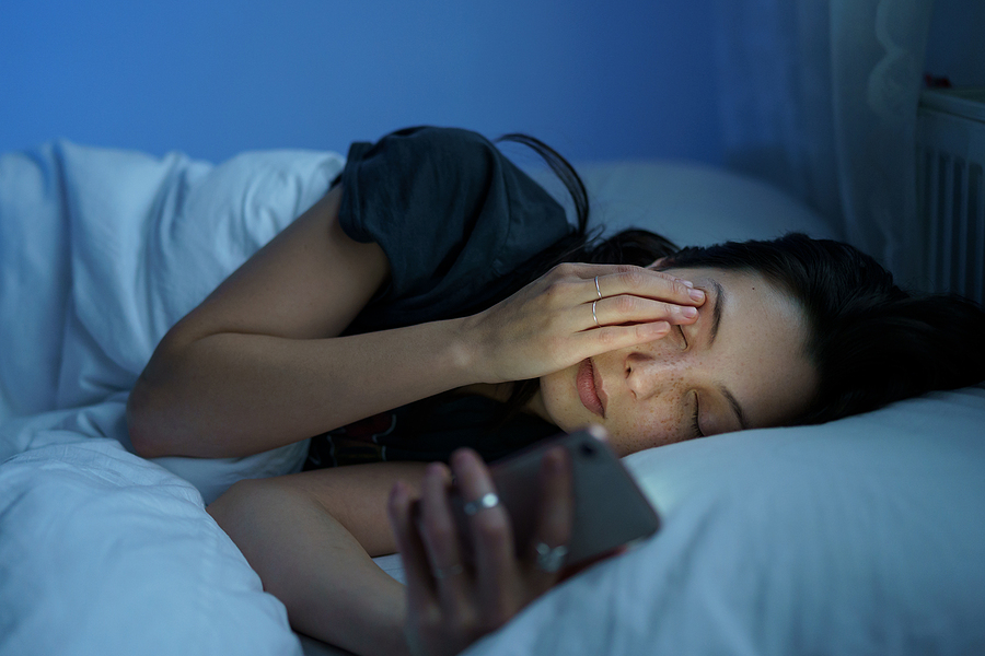 stay away from electronics before bed