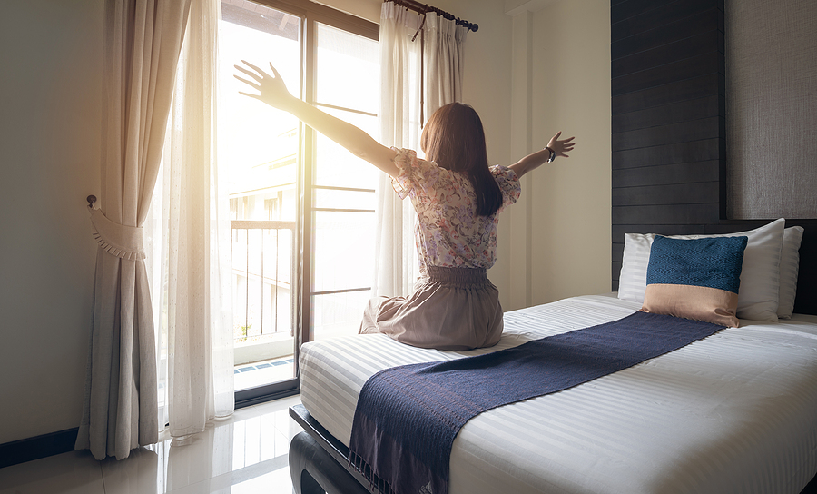 reasons you sleep better in a hotel