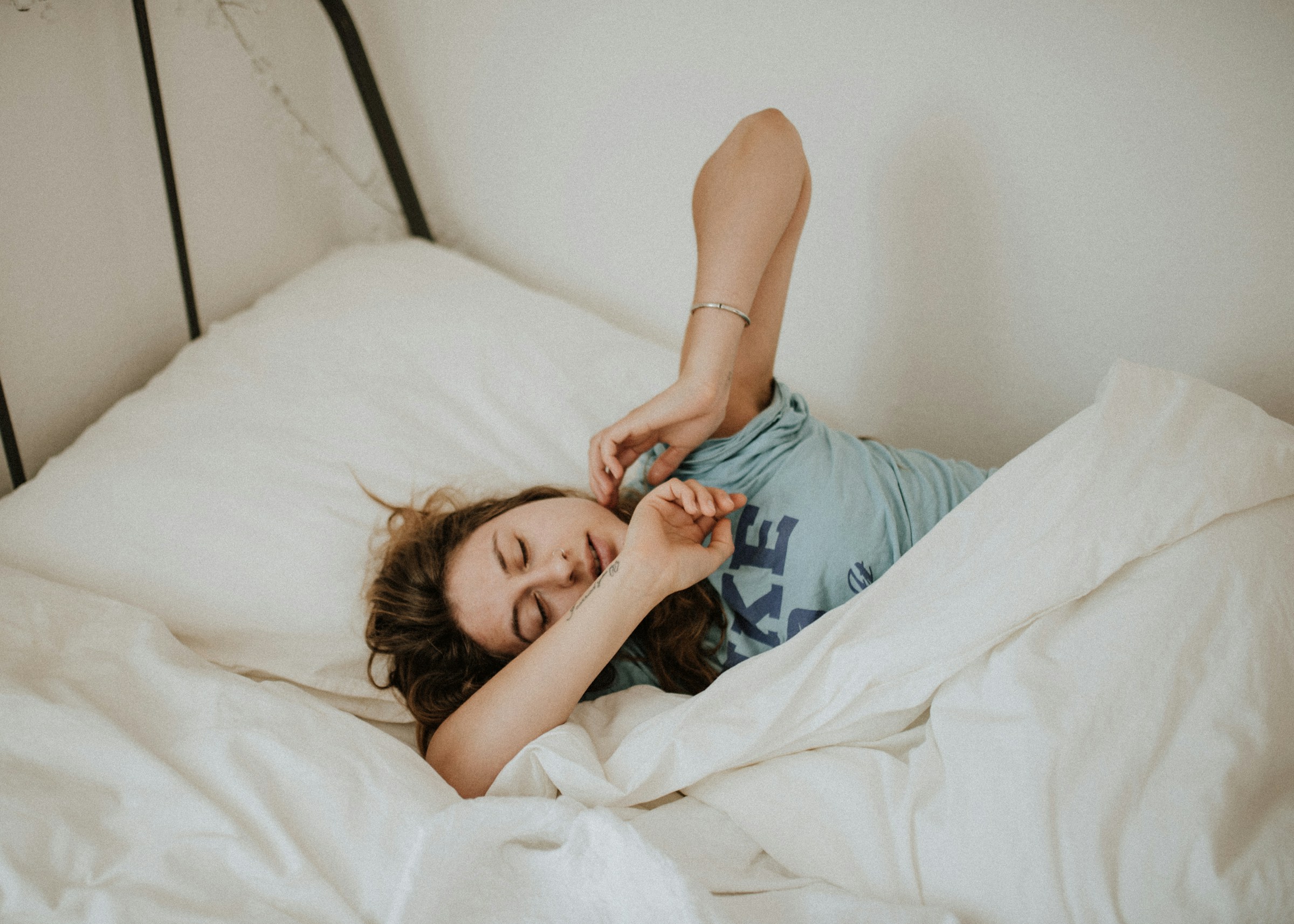 Do Women Need More Sleep Than Men? Explore Sleep Tips for Women